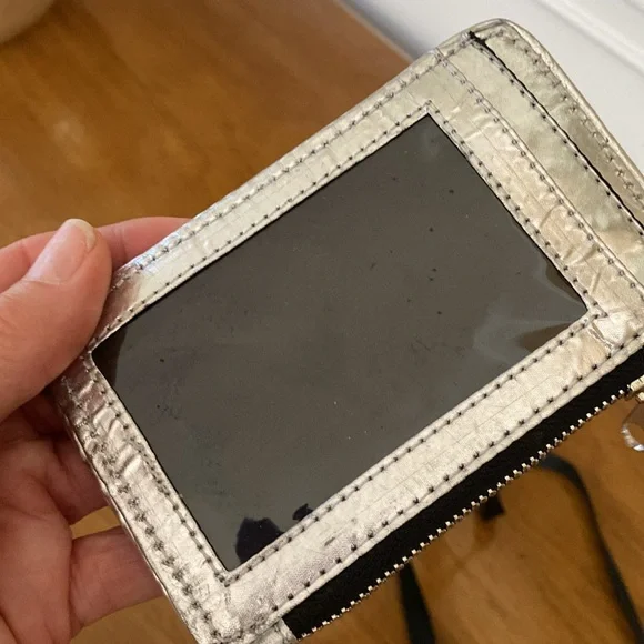 PINK VICTORIA’S SECRET SILVER LANYARD ID HOLDER - Picture 5 of 9